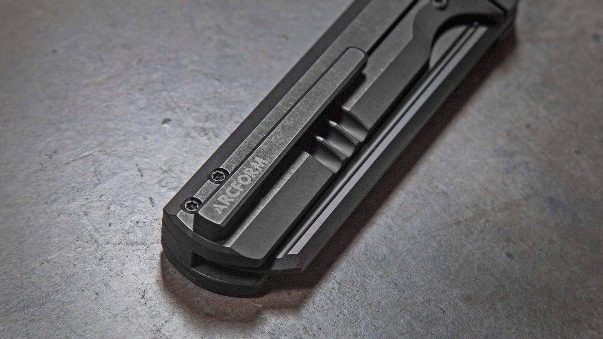 Darcform Slimfoot Titanium Carbon Fiber Handle Black M390 Flipper - NORTH RIVER OUTDOORS