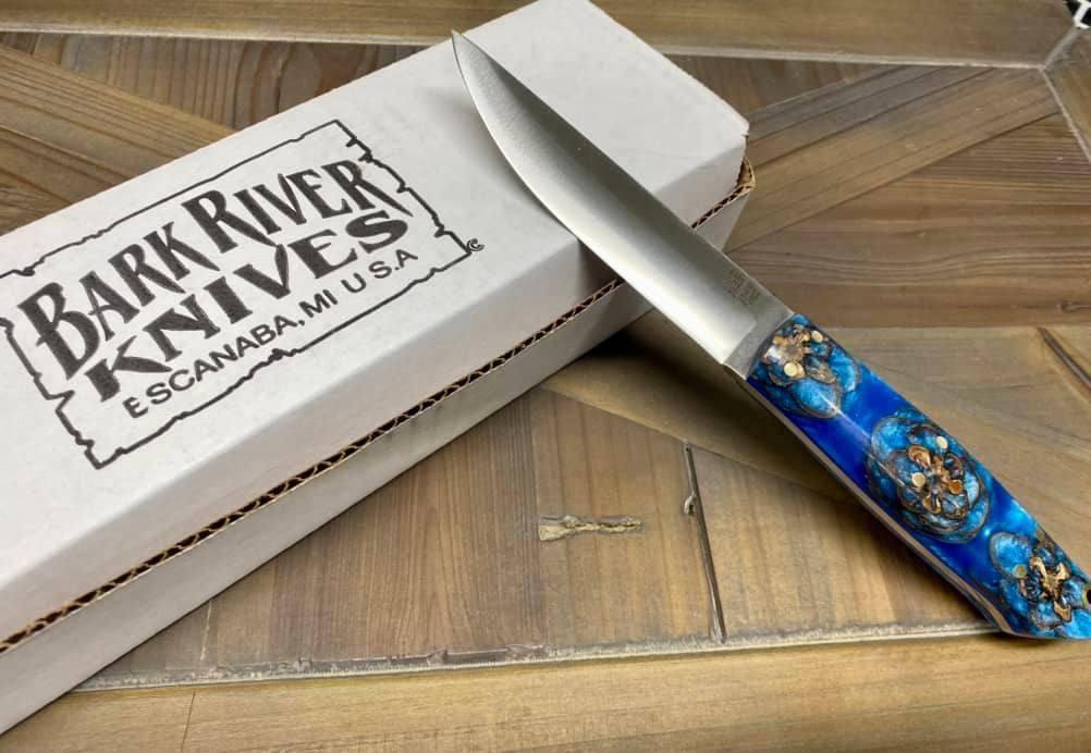 Bark River Puukko 3V Knife Blue Sprucecone - Blue Liners (USA) - NORTH RIVER OUTDOORS