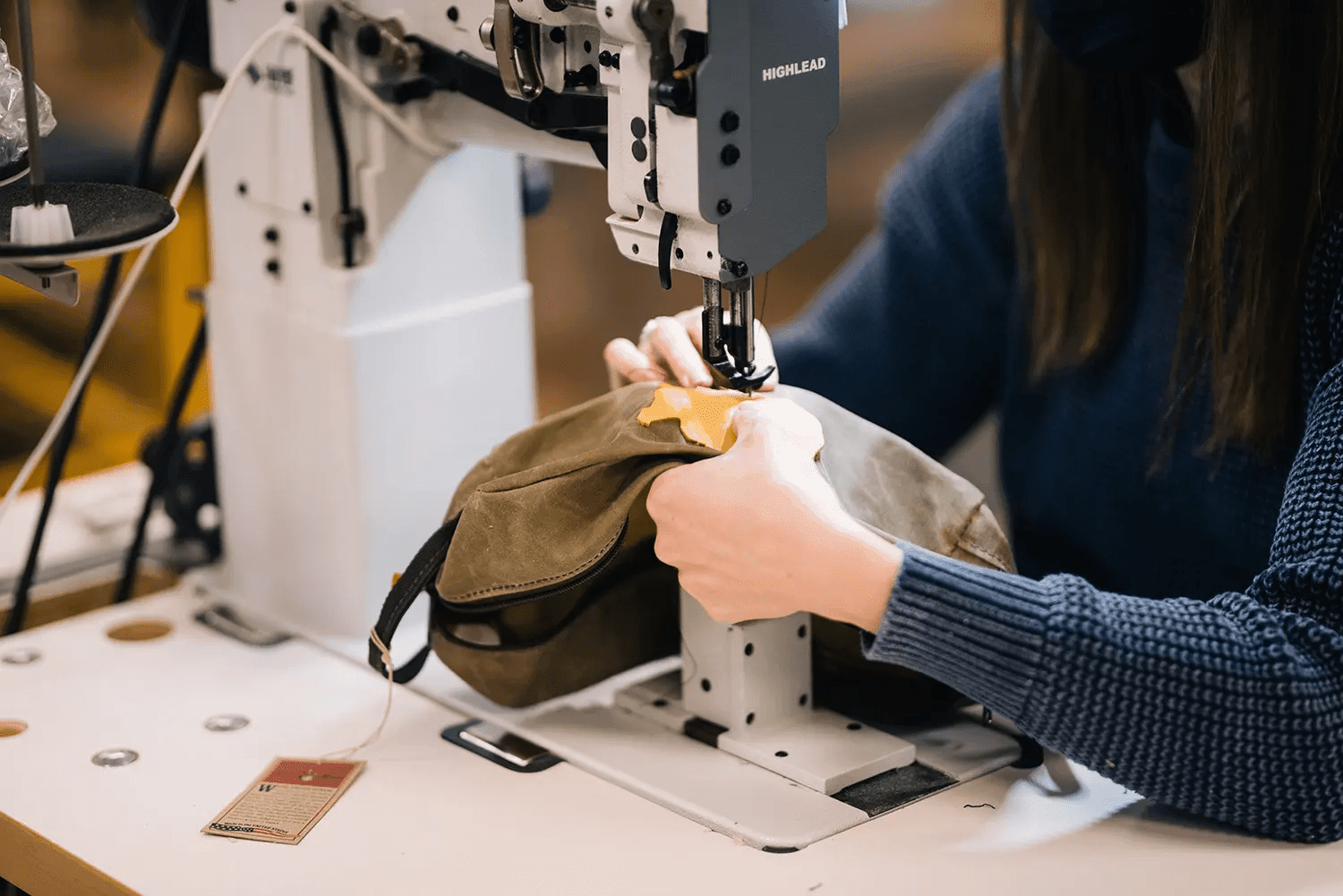 Frost River Manitou Shoulder Bag (USA) - NORTH RIVER OUTDOORS