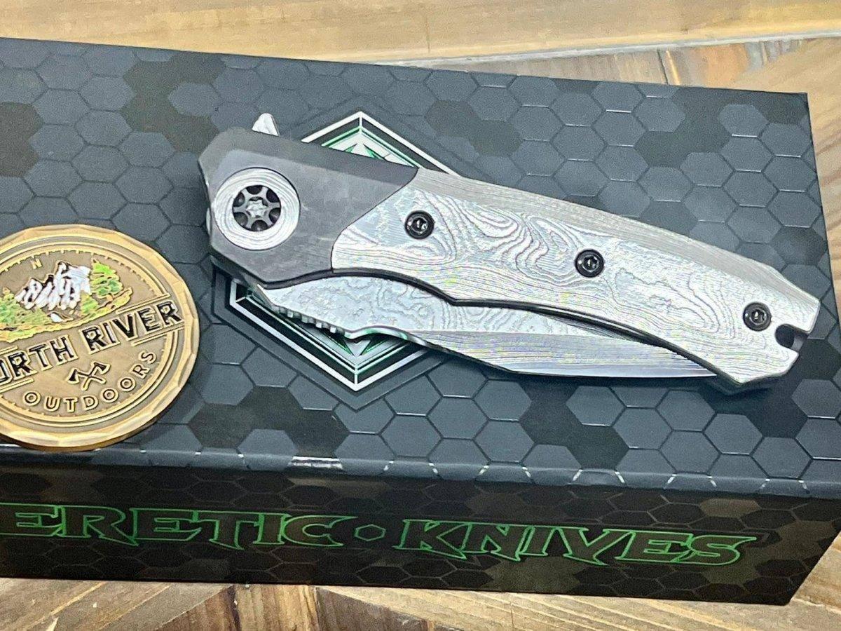 Heretic Knives Custom Wraith Manual T/E DLC Titanium Handle w/ Vegas Forge Wood Grain Damascus Inlay Hand Compound Ground Vegas Forge Wood Grain San Mai Damascus Blade - NORTH RIVER OUTDOORS