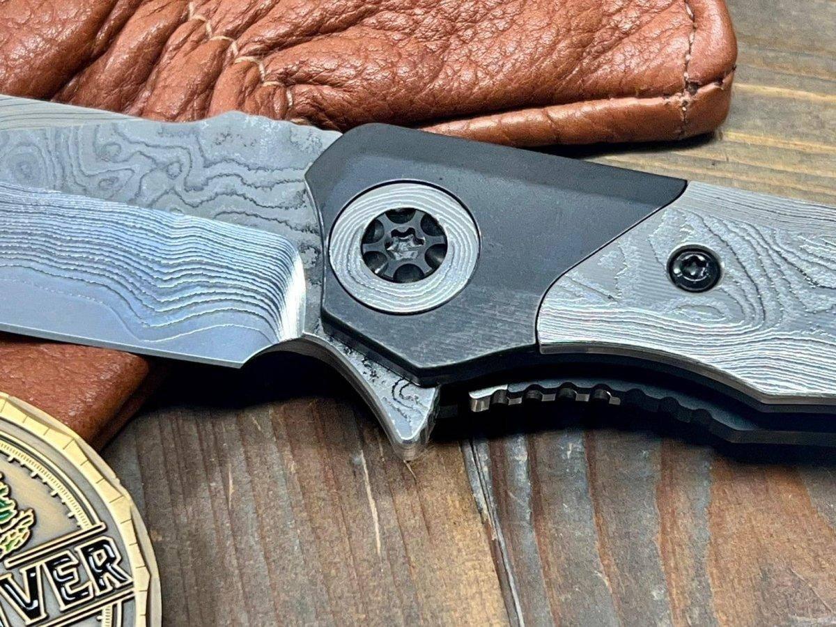 Heretic Knives Custom Wraith Manual T/E DLC Titanium Handle w/ Vegas Forge Wood Grain Damascus Inlay Hand Compound Ground Vegas Forge Wood Grain San Mai Damascus Blade - NORTH RIVER OUTDOORS