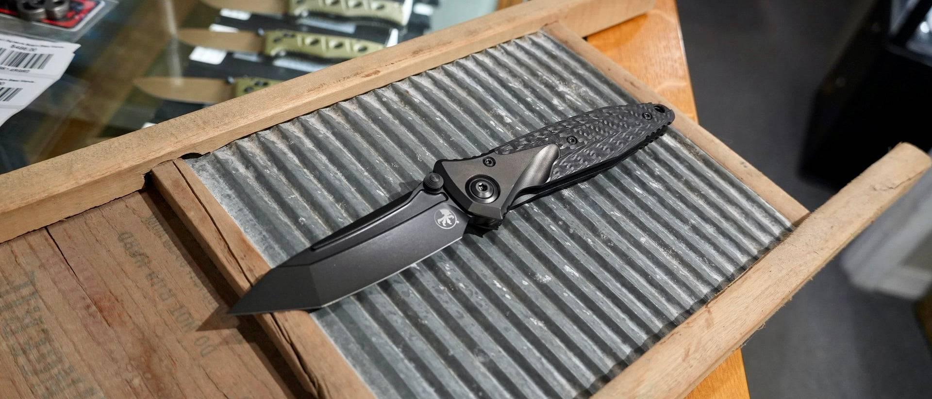 Microtech Signature Socom Bravo Manual Folding Knife 4" M390 Black DLC Tanto Titanium Handles Carbon Fiber Scales 261-1DLCTCFTIS - NORTH RIVER OUTDOORS