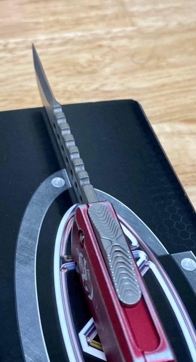 Microtech Ultratech Hellhound Signature 119-10 - Distressed Red Knife - NORTH RIVER OUTDOORS