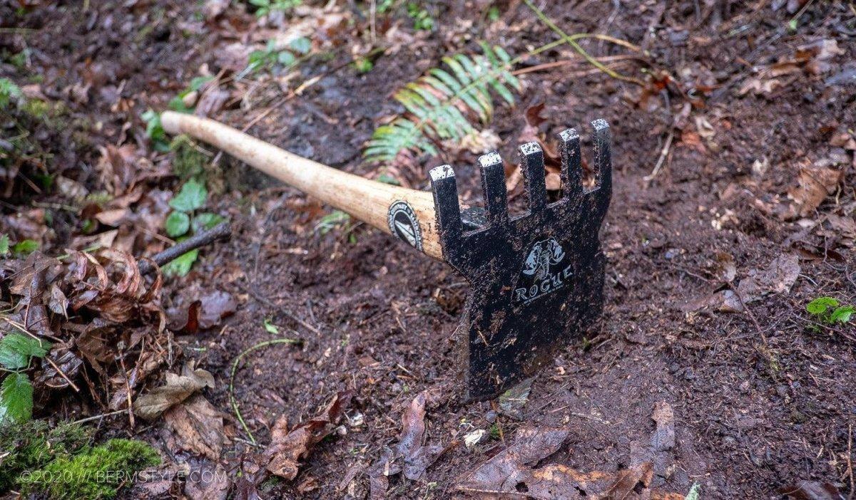 Rogue 70HRH Rake/Hoe Fire Tool with 40" Hickory Handle (USA) - NORTH RIVER OUTDOORS