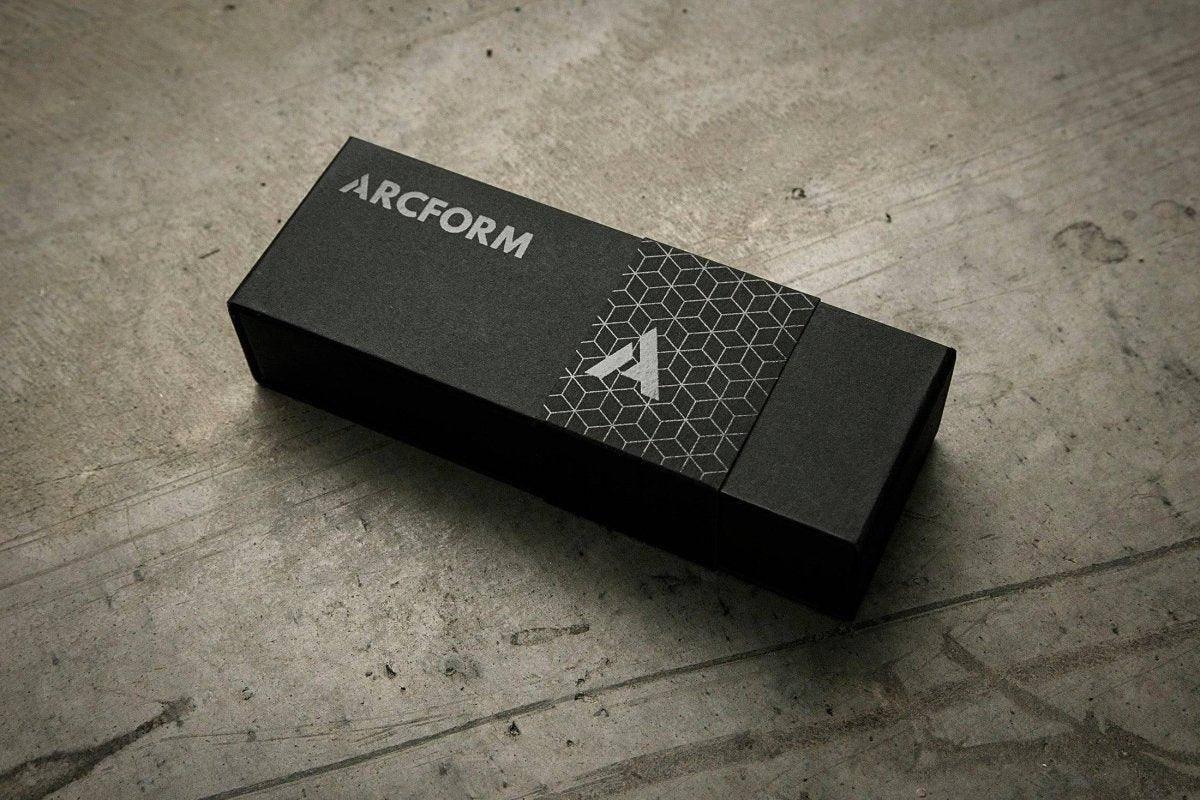 Darcform Slimfoot Titanium Carbon Fiber Handle Black M390 Flipper - NORTH RIVER OUTDOORS