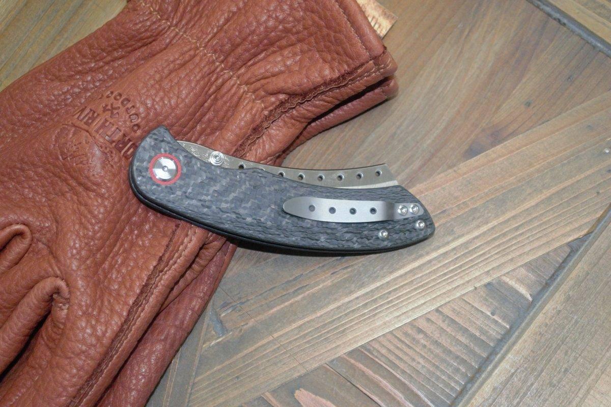 Red Horse Hell Razor P Series Carbon Fiber w/ Satin Blade - NORTH RIVER OUTDOORS