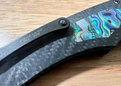 Heretic Custom Pariah Manual V2 Wood Grain San Mai Carbon Fiber Abalone Inlay (Blade Show) - NORTH RIVER OUTDOORS