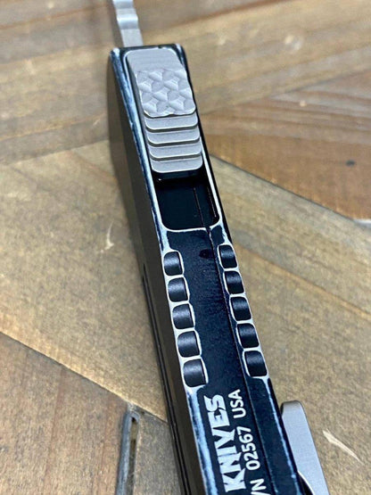 Heretic Manticore E Battleworn Black OTF Automatic Knife 3" Recurve Stonewash H029-2A-BATTLE - NORTH RIVER OUTDOORS