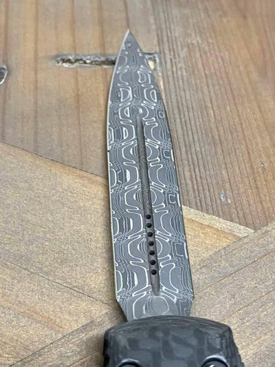 Microtech 122-16 CFS Ultratech Signature Auto OTF 3.46" Damascus D/E Carbon Fiber - NORTH RIVER OUTDOORS