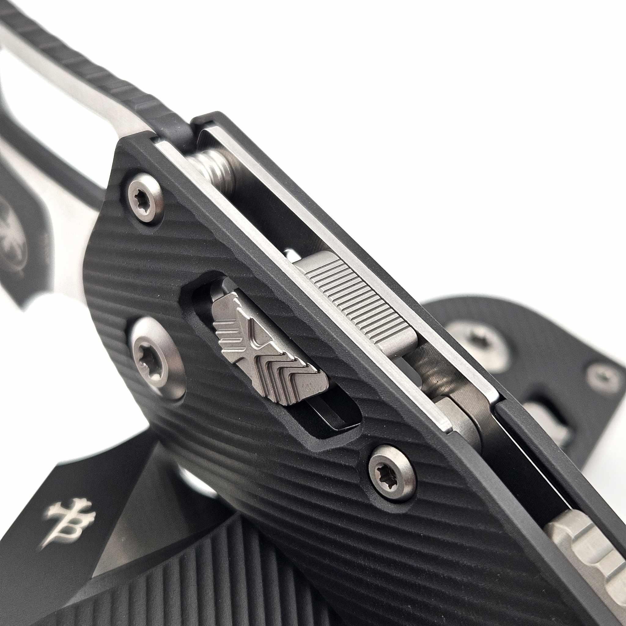 Microtech Stitch Ram-Lok 169RL-1FL Fluted Black Aluminum Black Standard - NORTH RIVER OUTDOORS